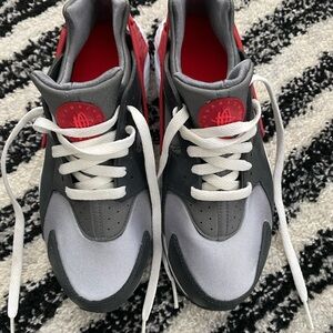 Nike Huarache Run big kids 7Y